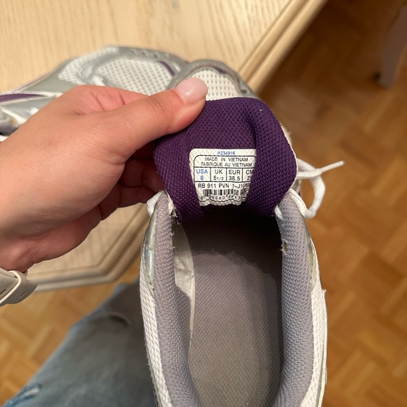 VINTAGE REEBOK RUNNING SHOES - Picture 6 of 10